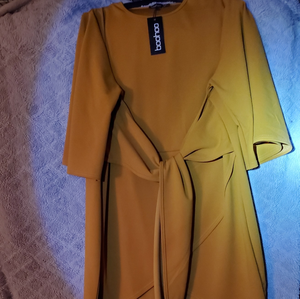 🚫SOLD🚫Boohoo Kimono sleeve tie waist wrap